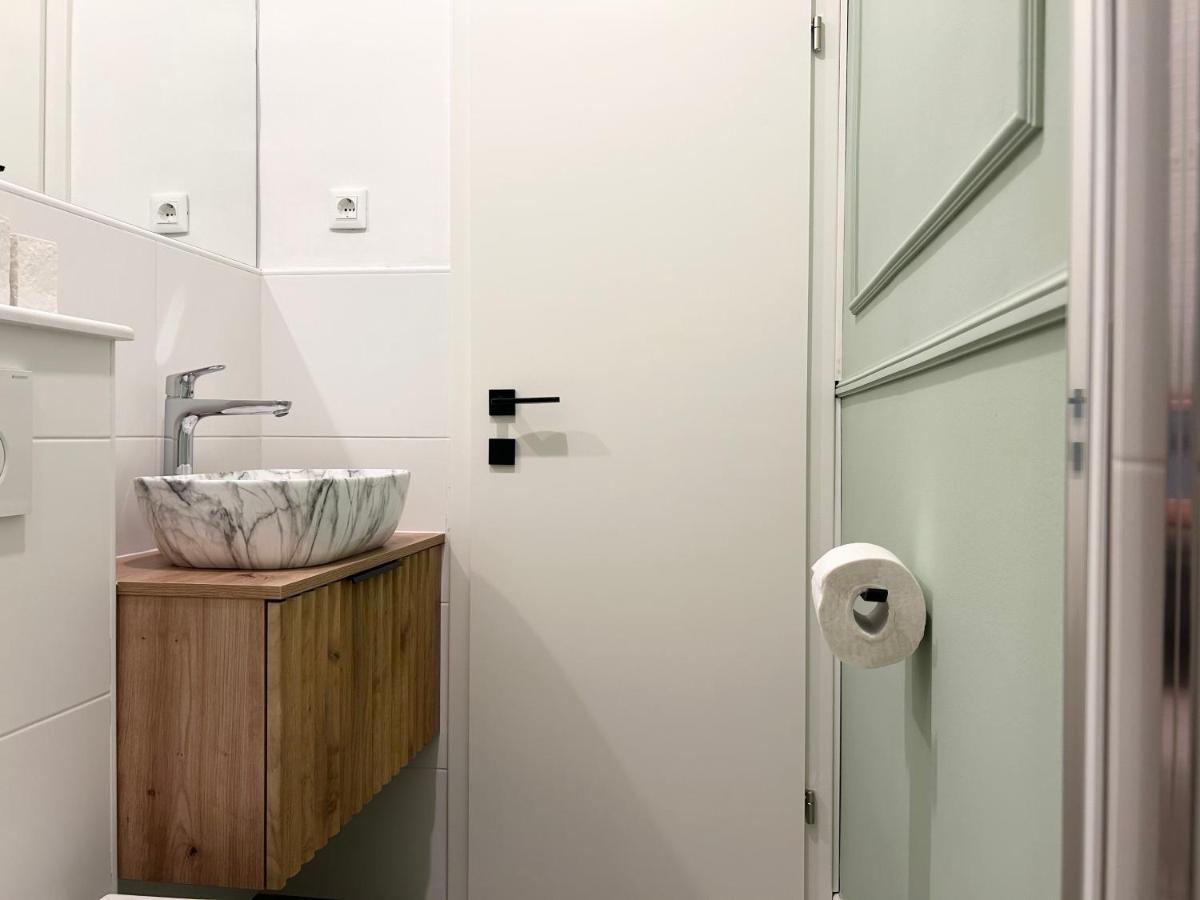 Studio Apartment Smile, Near Beach & Center, Free Parking, Balcony Makarská Exteriér fotografie